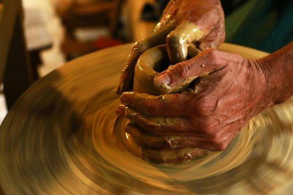 Où participer à des ateliers de fabrication de poterie traditionnelle en Turquie ?